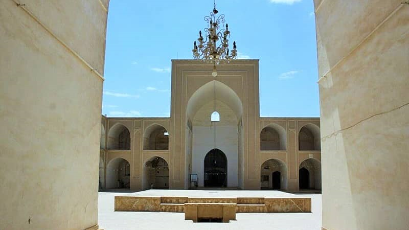 مسجد جامع ابرکوه، بنایی تماما خشتی با شکوهی بی‌نظیر